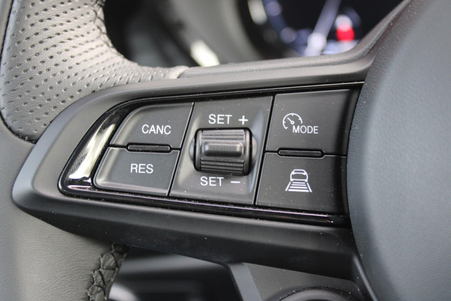 Alfa Romeo Tonale 1.5T 160PK AUTOMAAT Hybrid Ti | NIEUWE AUTO! | ELEKTRISCH BEDIENBARE VOORSTOELEN MET GEHEUGENFUNCTIE | HARMAN EN KARDON AUDIO | FULL LED KOPLAMPEN | 18" LICHTMETALEN VELGEN | CLIMATE CONTROL | NAVIGATIE | DRAADLOZE APPLE CARPLAY/ANDROID AUTO | ADAPTIVE CRUISE CONTROL | STOEL/STUUR VERWARMING | STOEL VENTILATIE | ELEKTRISCH BEDIENBARE ACHTERKLEP | DRAADLOZE TELEFOONLADER | KEYLESS ENTRY/START | PARKEERSENSOREN VOOR + ACHTER | ACHTERUITRIJ CAMERA |