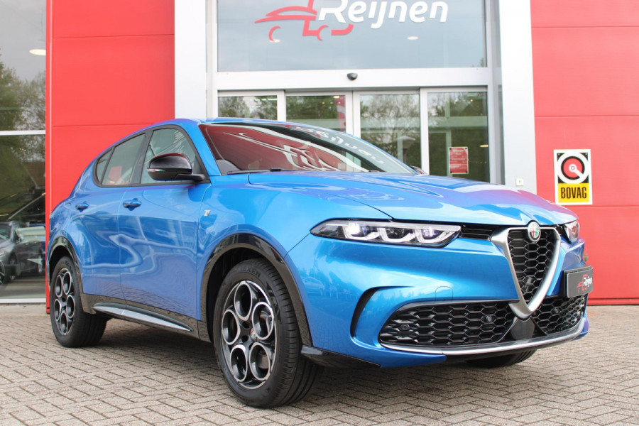 Alfa Romeo Tonale 1.5T 160PK AUTOMAAT Hybrid Ti | NIEUWE AUTO! | ELEKTRISCH BEDIENBARE VOORSTOELEN MET GEHEUGENFUNCTIE | HARMAN EN KARDON AUDIO | FULL LED KOPLAMPEN | 18" LICHTMETALEN VELGEN | CLIMATE CONTROL | NAVIGATIE | DRAADLOZE APPLE CARPLAY/ANDROID AUTO | ADAPTIVE CRUISE CONTROL | STOEL/STUUR VERWARMING | STOEL VENTILATIE | ELEKTRISCH BEDIENBARE ACHTERKLEP | DRAADLOZE TELEFOONLADER | KEYLESS ENTRY/START | PARKEERSENSOREN VOOR + ACHTER | ACHTERUITRIJ CAMERA |