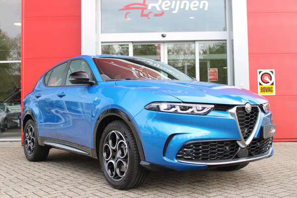 Alfa Romeo Tonale 1.5T 160PK AUTOMAAT Hybrid Ti | NIEUWE AUTO! | ELEKTRISCH BEDIENBARE VOORSTOELEN MET GEHEUGENFUNCTIE | HARMAN EN KARDON AUDIO | FULL LED KOPLAMPEN | 18" LICHTMETALEN VELGEN | CLIMATE CONTROL | NAVIGATIE | DRAADLOZE APPLE CARPLAY/ANDROID AUTO | ADAPTIVE CRUISE CONTROL | STOEL/STUUR VERWARMING | STOEL VENTILATIE | ELEKTRISCH BEDIENBARE ACHTERKLEP | DRAADLOZE TELEFOONLADER | KEYLESS ENTRY/START | PARKEERSENSOREN VOOR + ACHTER | ACHTERUITRIJ CAMERA |