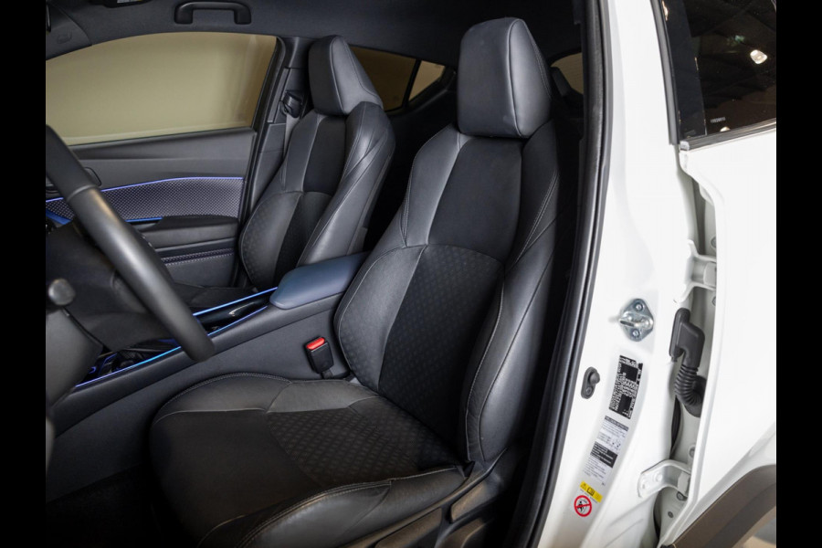 Toyota C-HR 1.8 Hybrid Bi-Tone Plus / 122pk / Dodehoek herkenning / Adaptieve cruise / Achteruitrij camera /
