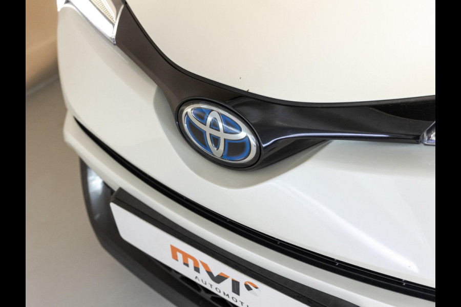 Toyota C-HR 1.8 Hybrid Bi-Tone Plus / 122pk / Dodehoek herkenning / Adaptieve cruise / Achteruitrij camera /