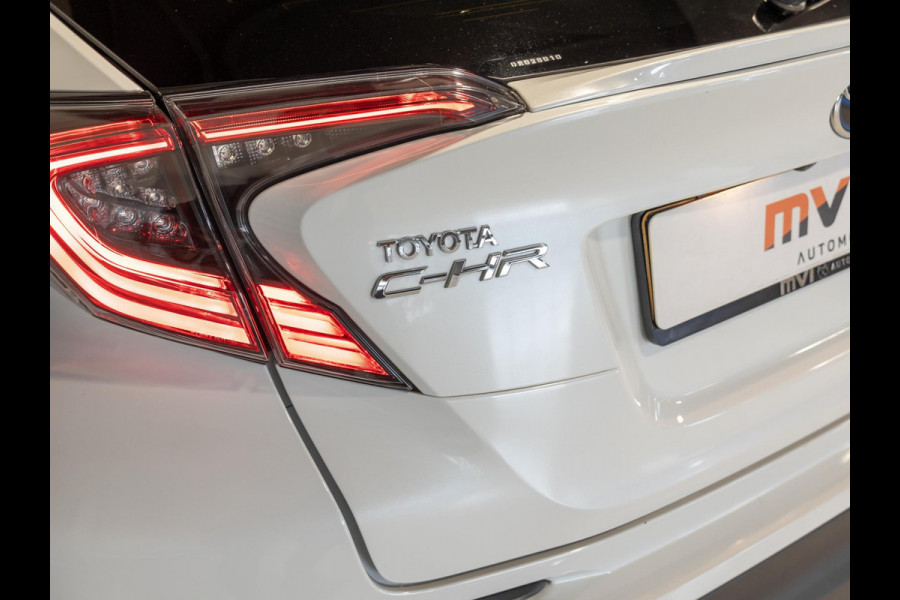 Toyota C-HR 1.8 Hybrid Bi-Tone Plus / 122pk / Dodehoek herkenning / Adaptieve cruise / Achteruitrij camera /