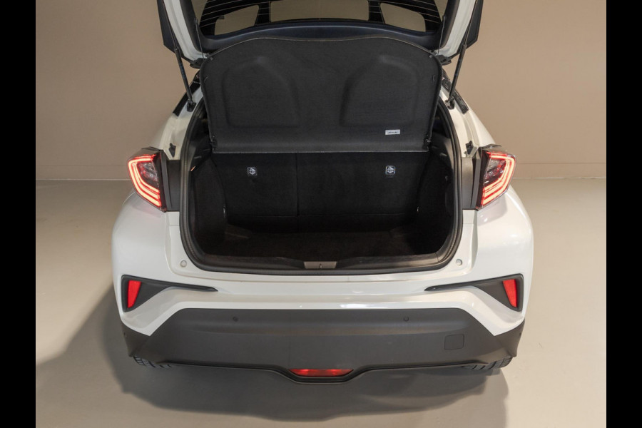 Toyota C-HR 1.8 Hybrid Bi-Tone Plus / 122pk / Dodehoek herkenning / Adaptieve cruise / Achteruitrij camera /
