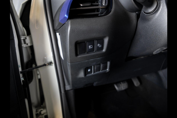 Toyota C-HR 1.8 Hybrid Bi-Tone Plus / 122pk / Dodehoek herkenning / Adaptieve cruise / Achteruitrij camera /