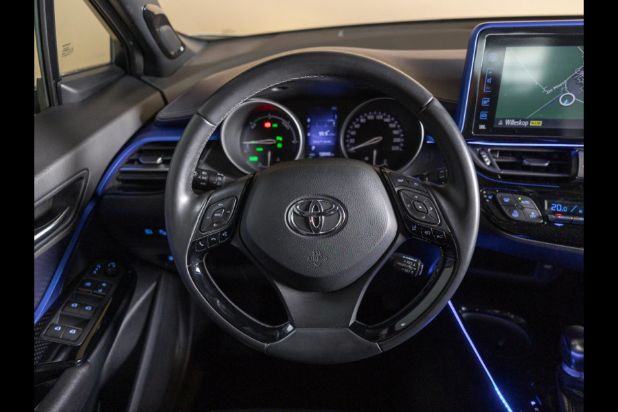 Toyota C-HR 1.8 Hybrid Bi-Tone Plus / 122pk / Dodehoek herkenning / Adaptieve cruise / Achteruitrij camera /
