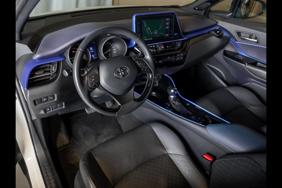 Toyota C-HR 1.8 Hybrid Bi-Tone Plus / 122pk / Dodehoek herkenning / Adaptieve cruise / Achteruitrij camera /
