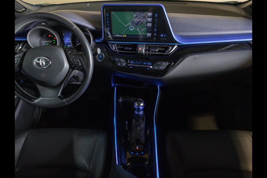 Toyota C-HR 1.8 Hybrid Bi-Tone Plus / 122pk / Dodehoek herkenning / Adaptieve cruise / Achteruitrij camera /