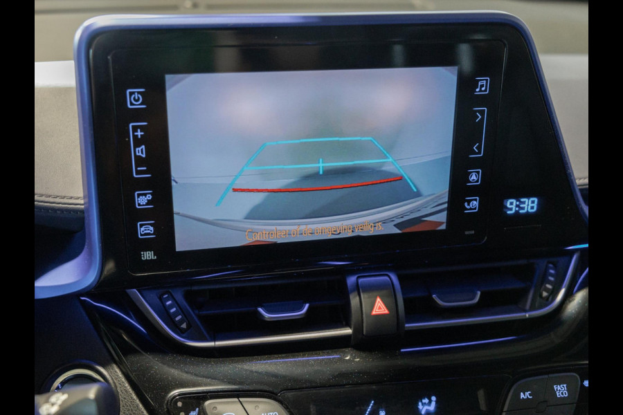 Toyota C-HR 1.8 Hybrid Bi-Tone Plus / 122pk / Dodehoek herkenning / Adaptieve cruise / Achteruitrij camera /