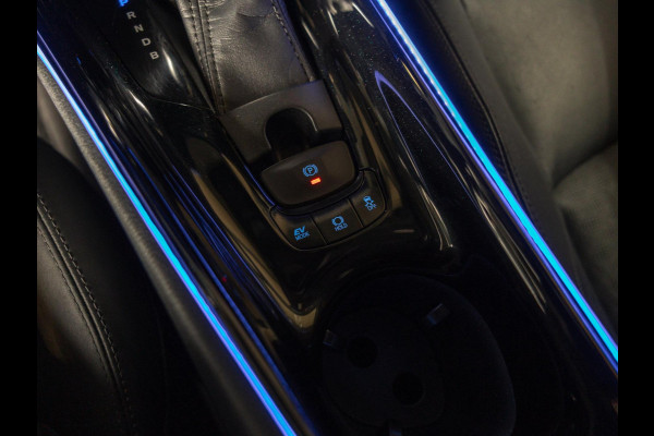 Toyota C-HR 1.8 Hybrid Bi-Tone Plus / 122pk / Dodehoek herkenning / Adaptieve cruise / Achteruitrij camera /