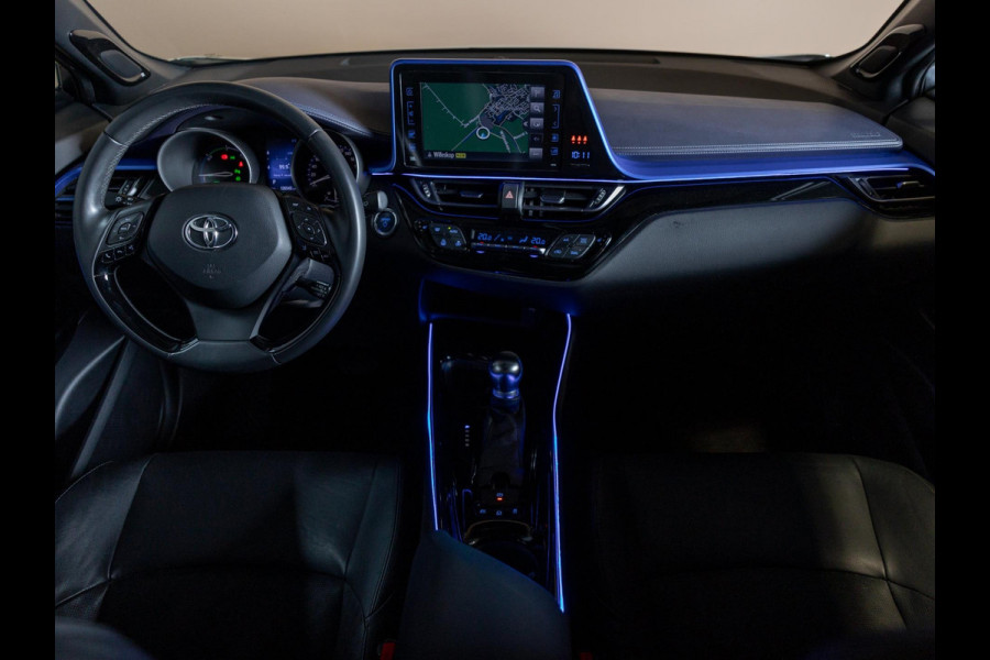 Toyota C-HR 1.8 Hybrid Bi-Tone Plus / 122pk / Dodehoek herkenning / Adaptieve cruise / Achteruitrij camera /