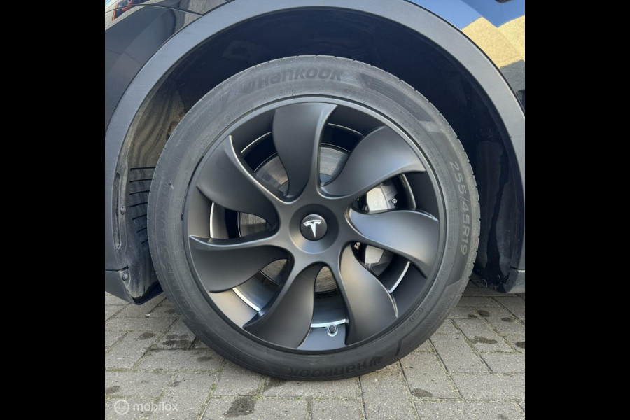 Tesla Model Y RWD MiG AMD RYZEN MMX PACK