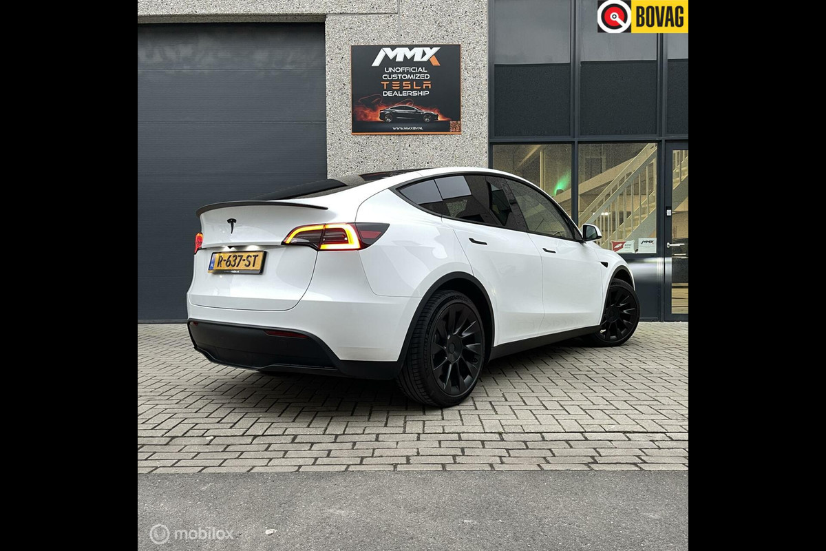 Tesla Model Y 2023 WIT RWD 2023 20" VELGEN MMX PACK Tesla Model Y 2023 WIT RWD 2023 20" VELGEN MMX PACK