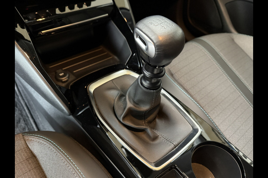 Peugeot 208 1.2 PT 100pk Allure Pack | Apple Carplay | ACC | Stoelverwarming | 360 Camera | PDC | Dealer Onderhouden!