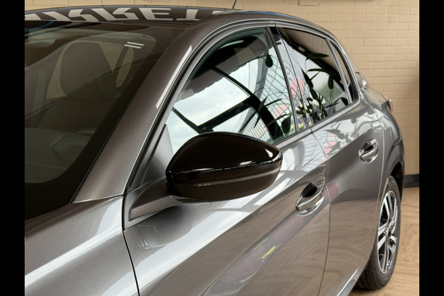 Peugeot 208 1.2 PT 100pk Allure Pack | Apple Carplay | ACC | Stoelverwarming | 360 Camera | PDC | Dealer Onderhouden!