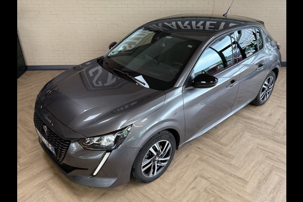Peugeot 208 1.2 PT 100pk Allure Pack | Apple Carplay | ACC | Stoelverwarming | 360 Camera | PDC | Dealer Onderhouden!