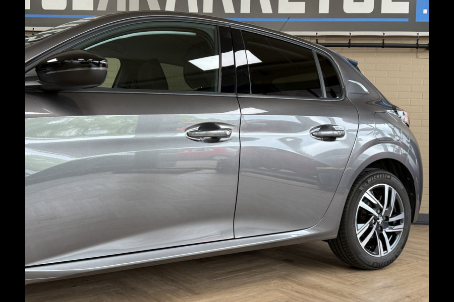 Peugeot 208 1.2 PT 100pk Allure Pack | Apple Carplay | ACC | Stoelverwarming | 360 Camera | PDC | Dealer Onderhouden!