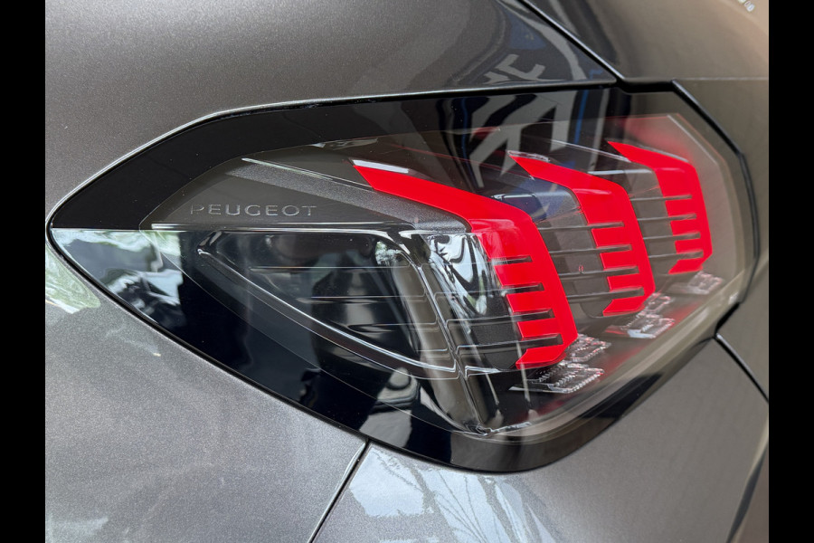 Peugeot 208 1.2 PT 100pk Allure Pack | Apple Carplay | ACC | Stoelverwarming | 360 Camera | PDC | Dealer Onderhouden!