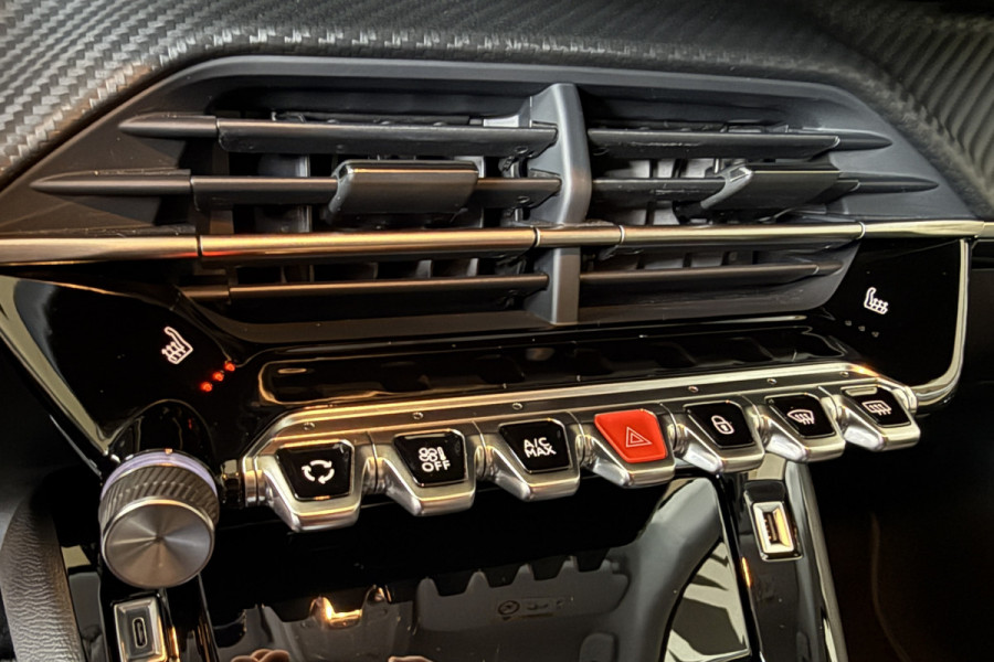 Peugeot 208 1.2 PT 100pk Allure Pack | Apple Carplay | ACC | Stoelverwarming | 360 Camera | PDC | Dealer Onderhouden!