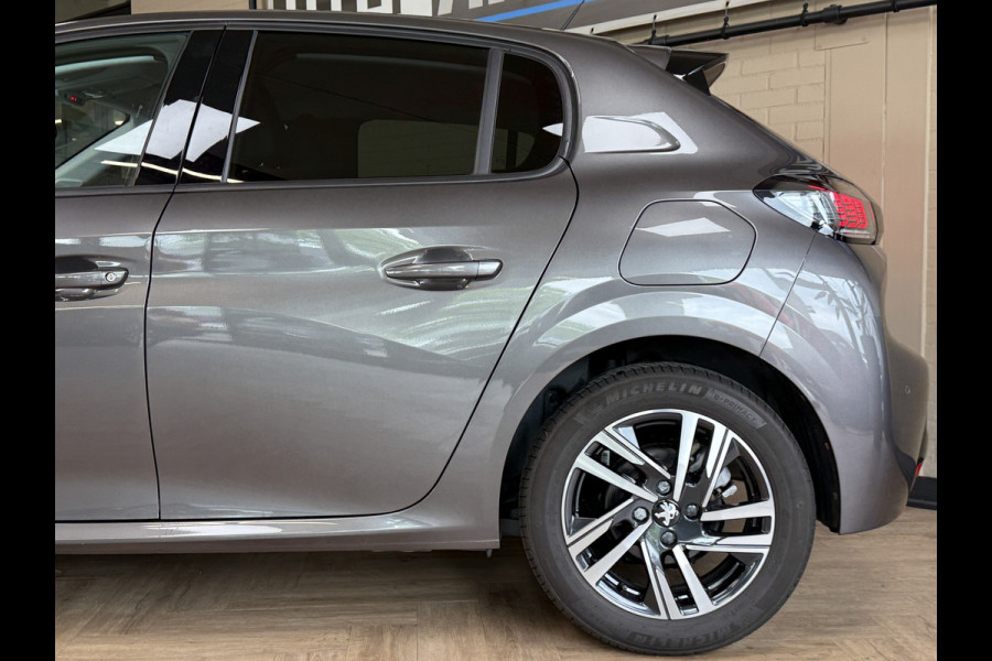 Peugeot 208 1.2 PT 100pk Allure Pack | Apple Carplay | ACC | Stoelverwarming | 360 Camera | PDC | Dealer Onderhouden!