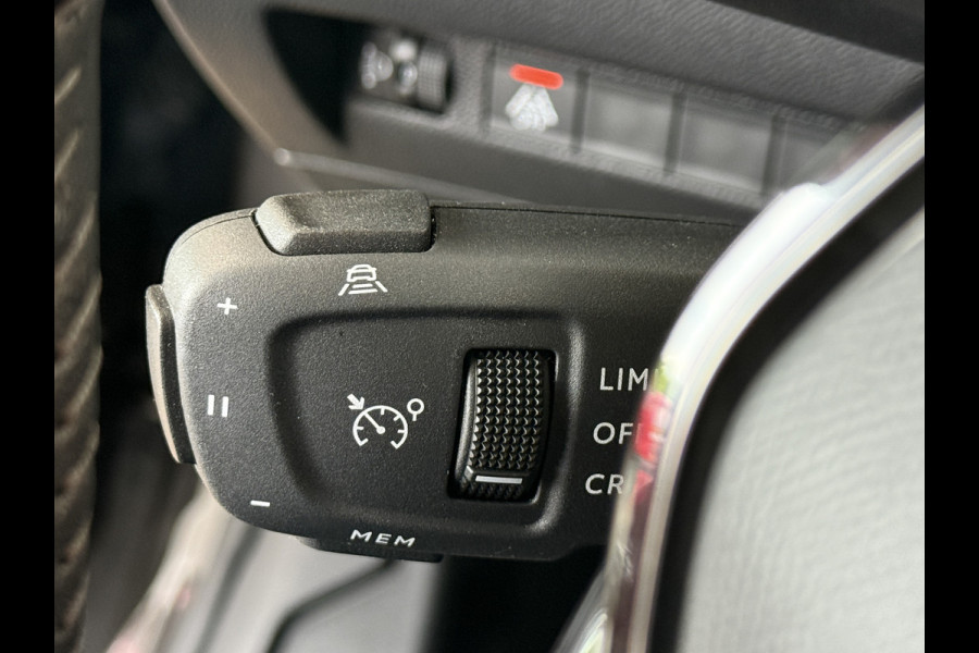 Peugeot 208 1.2 PT 100pk Allure Pack | Apple Carplay | ACC | Stoelverwarming | 360 Camera | PDC | Dealer Onderhouden!