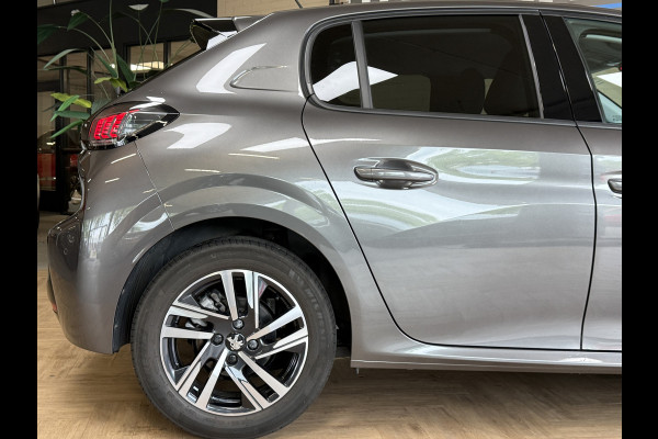 Peugeot 208 1.2 PT 100pk Allure Pack | Apple Carplay | ACC | Stoelverwarming | 360 Camera | PDC | Dealer Onderhouden!