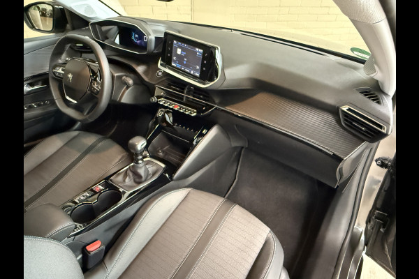Peugeot 208 1.2 PT 100pk Allure Pack | Apple Carplay | ACC | Stoelverwarming | 360 Camera | PDC | Dealer Onderhouden!