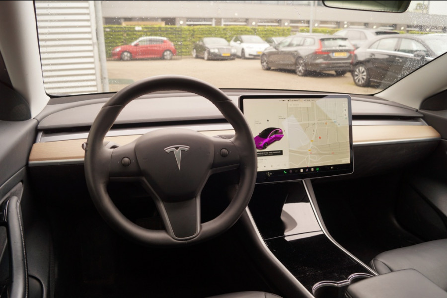 Tesla Model 3 Standard RWD Plus 60kWh -TREKHAAK-LEER-PANO-