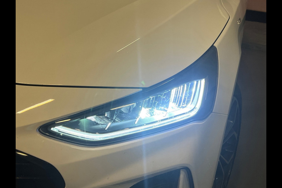 Ford FOCUS Wagon 1.0 EcoBoost Hybrid ST Line X PANO / CAMERA /HEAD UP