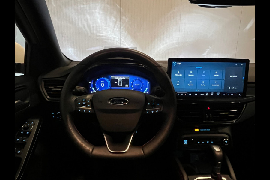 Ford FOCUS Wagon 1.0 EcoBoost Hybrid ST Line X PANO / CAMERA /HEAD UP