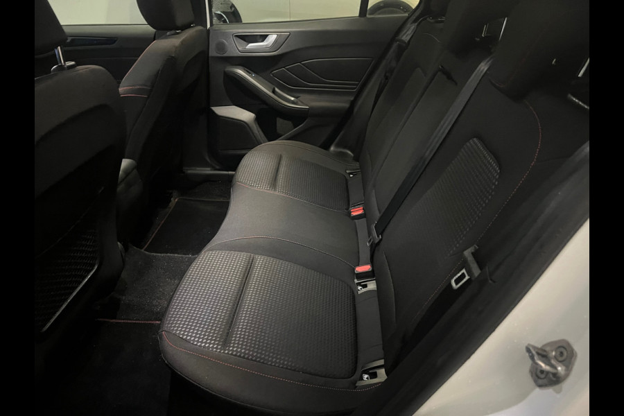 Ford FOCUS Wagon 1.0 EcoBoost Hybrid ST Line X PANO / CAMERA /HEAD UP