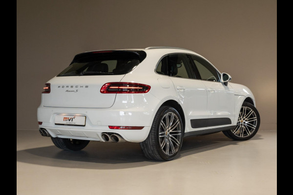 Porsche Macan 3.0 S / 340pk / Panorama dak / Trekhaak / Stoelverwarming /