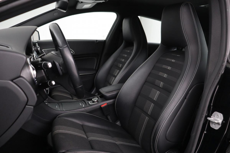 Mercedes-Benz CLA-Klasse Shooting Brake 180 Business Solution | Stoelverwarming | Full LED | Half leder | Sportstoelen | Camera | Trekhaak | Navigatie | Park Assist | Cruise control | Airco | Bluetooth
