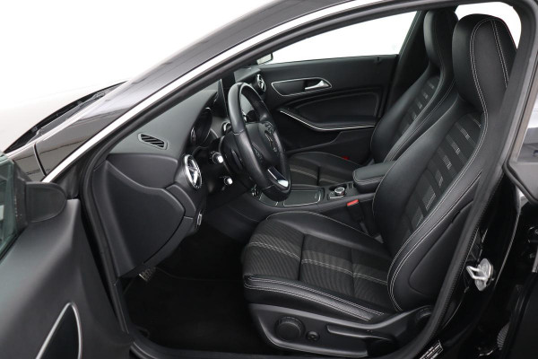 Mercedes-Benz CLA-Klasse Shooting Brake 180 Business Solution | Stoelverwarming | Full LED | Half leder | Sportstoelen | Camera | Trekhaak | Navigatie | Park Assist | Cruise control | Airco | Bluetooth