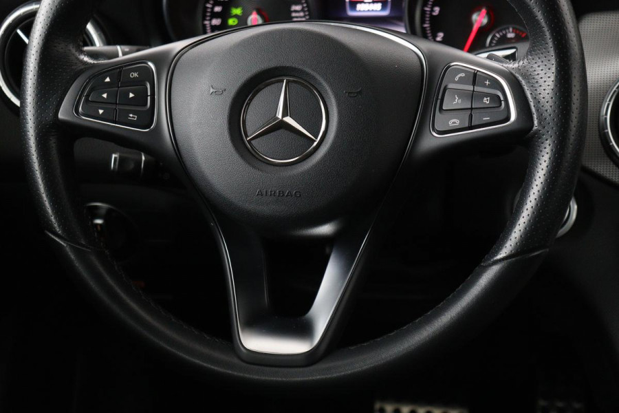 Mercedes-Benz CLA-Klasse Shooting Brake 180 Business Solution | Stoelverwarming | Full LED | Half leder | Sportstoelen | Camera | Trekhaak | Navigatie | Park Assist | Cruise control | Airco | Bluetooth
