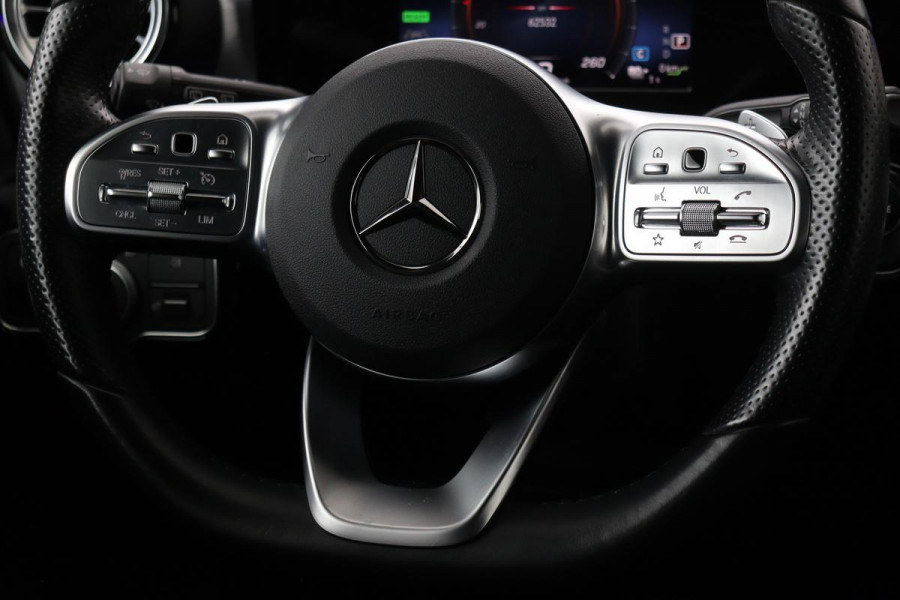 Mercedes-Benz A-Klasse 250e AMG | Panoramadak | Stoelverwarming | Carplay | Navigatie | Full LED | Half leder | Sportstoelen | Park Assist