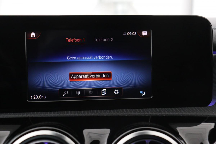 Mercedes-Benz A-Klasse 250e AMG | Panoramadak | Stoelverwarming | Carplay | Navigatie | Full LED | Half leder | Sportstoelen | Park Assist