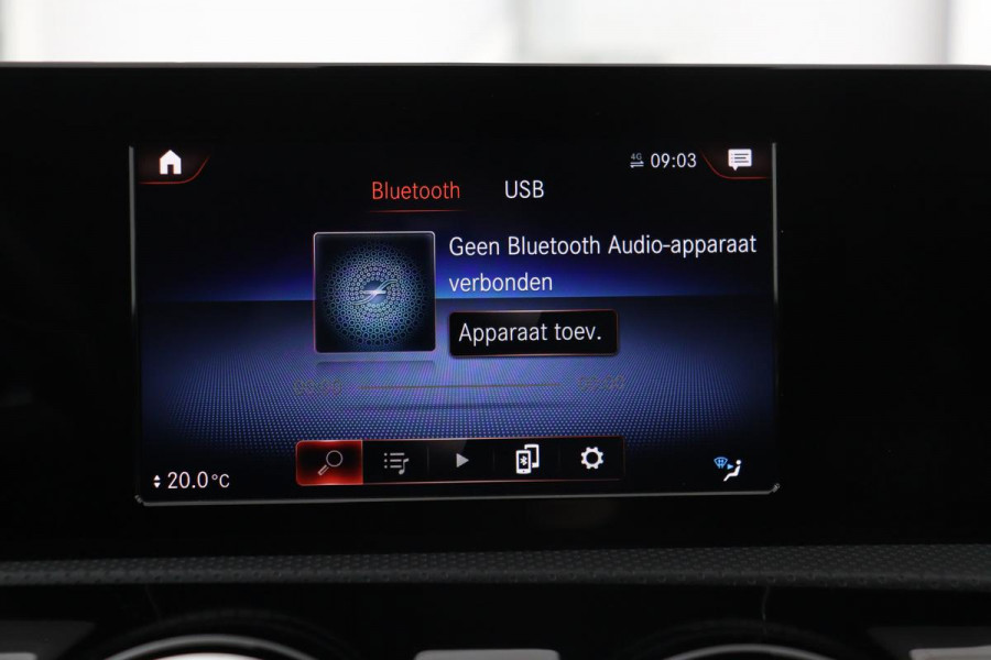 Mercedes-Benz A-Klasse 250e AMG | Panoramadak | Stoelverwarming | Carplay | Navigatie | Full LED | Half leder | Sportstoelen | Park Assist