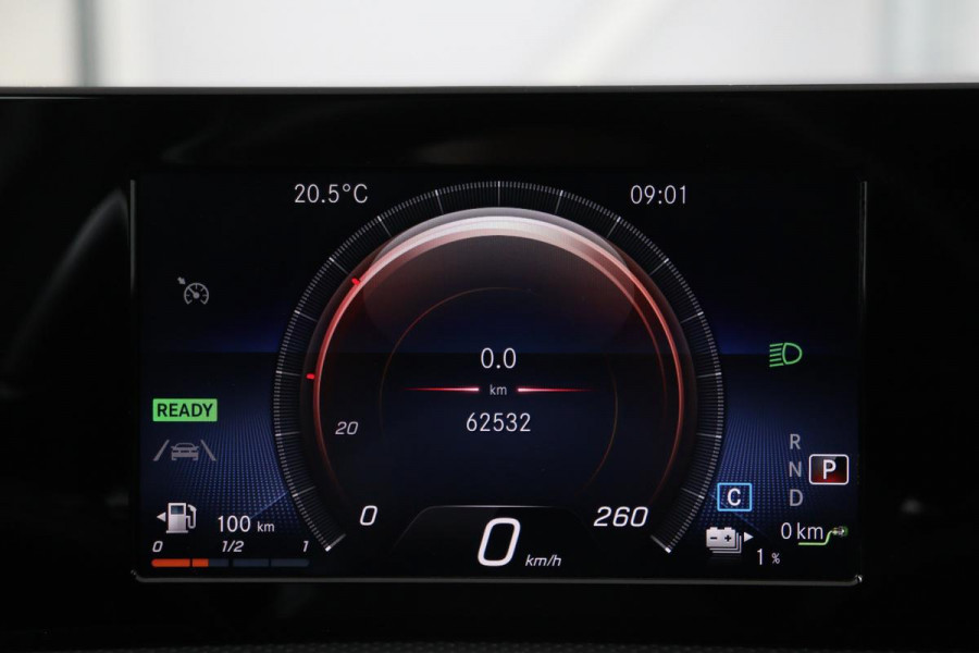 Mercedes-Benz A-Klasse 250e AMG | Panoramadak | Stoelverwarming | Carplay | Navigatie | Full LED | Half leder | Sportstoelen | Park Assist