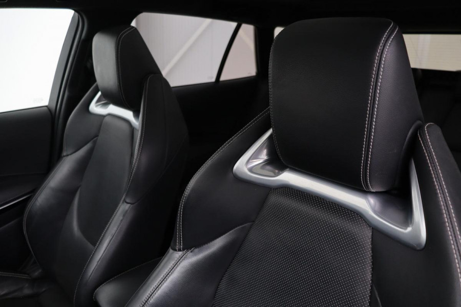 Toyota Corolla 2.0 Hybrid Premium | Leder | Head-Up | Stoelverwarming | Trekhaak | Adaptive cruise | Matrix LED | Carplay | Keyless | Camera
