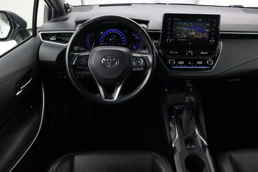 Toyota Corolla 2.0 Hybrid Premium | Leder | Head-Up | Stoelverwarming | Trekhaak | Adaptive cruise | Matrix LED | Carplay | Keyless | Camera