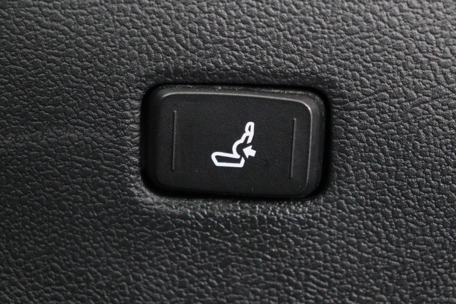Toyota Corolla 2.0 Hybrid Premium | Leder | Head-Up | Stoelverwarming | Trekhaak | Adaptive cruise | Matrix LED | Carplay | Keyless | Camera