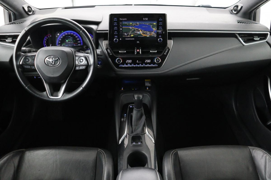 Toyota Corolla 2.0 Hybrid Premium | Leder | Head-Up | Stoelverwarming | Trekhaak | Adaptive cruise | Matrix LED | Carplay | Keyless | Camera