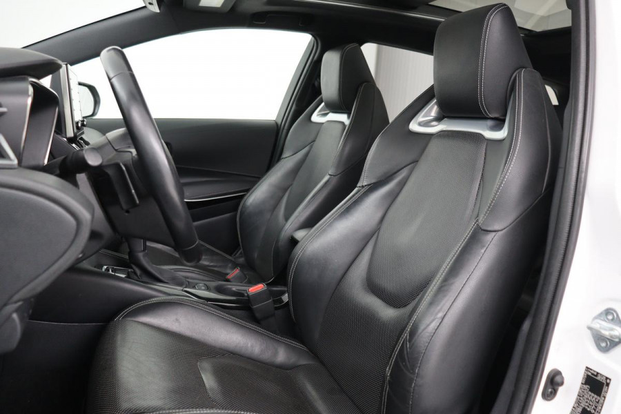 Toyota Corolla 2.0 Hybrid Premium | Leder | Head-Up | Stoelverwarming | Trekhaak | Adaptive cruise | Matrix LED | Carplay | Keyless | Camera