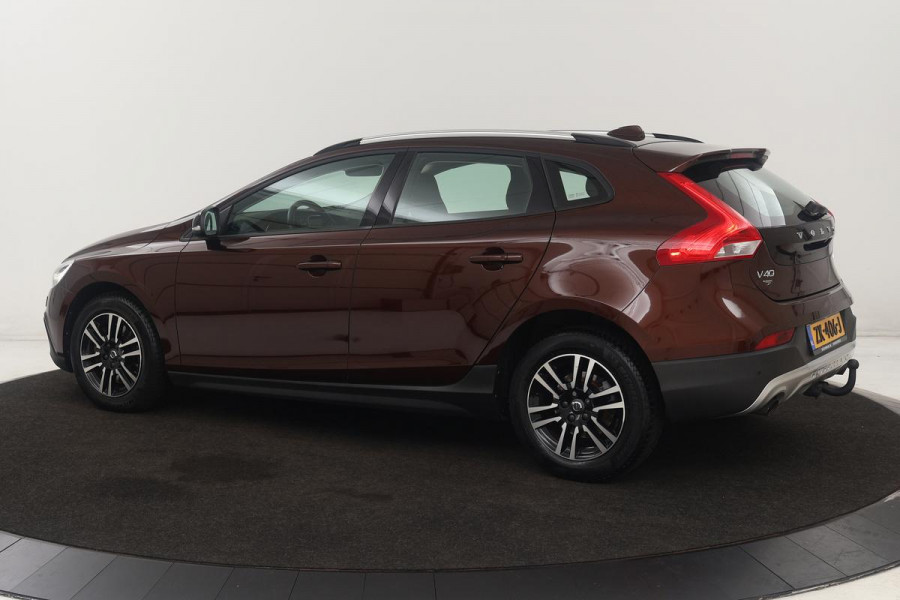 Volvo V40 Cross Country 2.0 T4 Momentum | Automaat | Stoelverwarming | Trekhaak | Camera | Full LED | Navigatie | Achterbankverwarming | Climate control