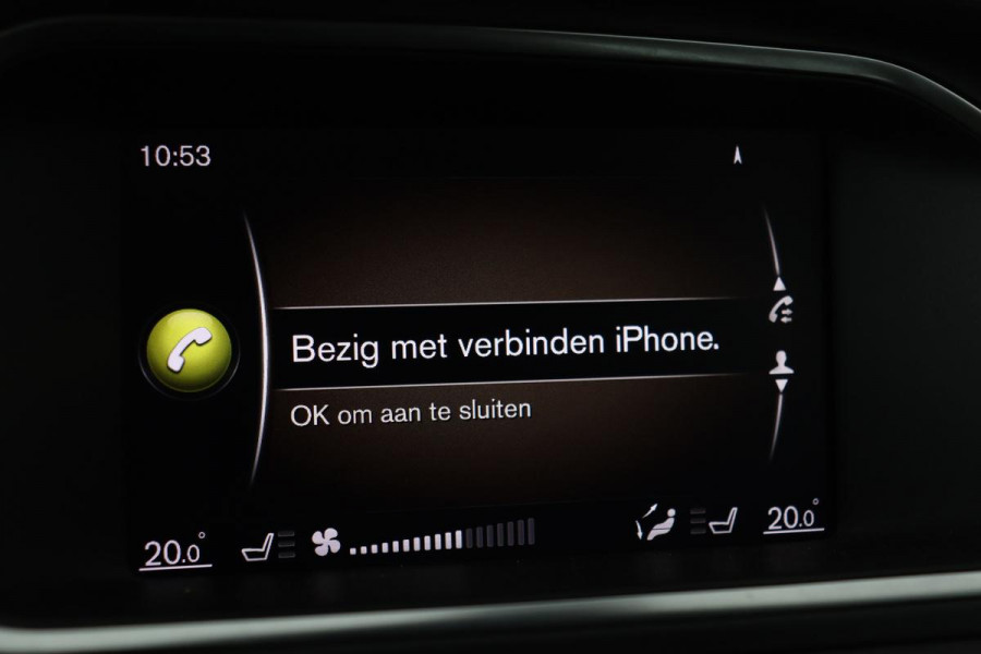 Volvo V40 Cross Country 2.0 T4 Momentum | Automaat | Stoelverwarming | Trekhaak | Camera | Full LED | Navigatie | Achterbankverwarming | Climate control