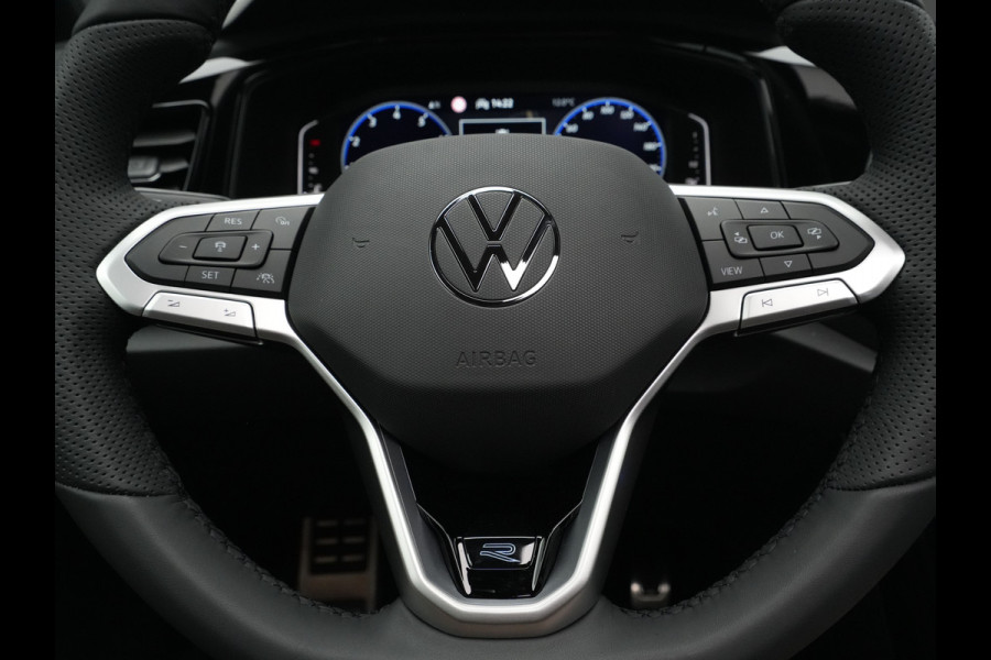 Volkswagen T-Roc Volkswagen R-Line Edition | 'App-Connect' draadloze smartphone integratie | Airconditioning automatisch, 2-zone (Climatronic) | Automatische afstandsregeling (Adaptive Cruise Control)