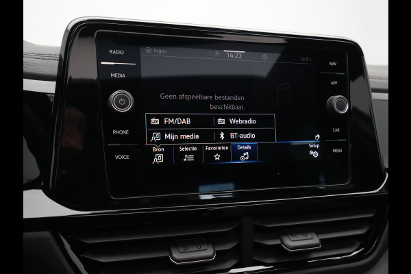 Volkswagen T-Roc Volkswagen R-Line Edition | 'App-Connect' draadloze smartphone integratie | Airconditioning automatisch, 2-zone (Climatronic) | Automatische afstandsregeling (Adaptive Cruise Control)