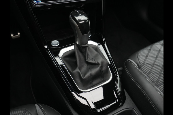 Volkswagen T-Roc Volkswagen R-Line Edition | 'App-Connect' draadloze smartphone integratie | Airconditioning automatisch, 2-zone (Climatronic) | Automatische afstandsregeling (Adaptive Cruise Control)