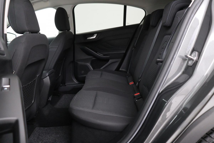 Ford Focus 1.0 EcoBoost Active | Carplay | Full LED | Navigatie | Cruise control | Parkeerhulp | Airco | Bluetooth