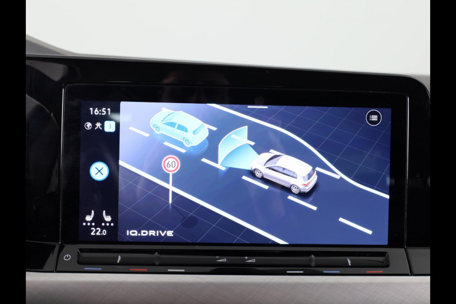 Volkswagen Golf 1.5 TSI Life 130 pk | Navigatie | Parkeersensoren | Adaptieve cruise control | Stoelverwarming | Apple Carplay/Android Auto |